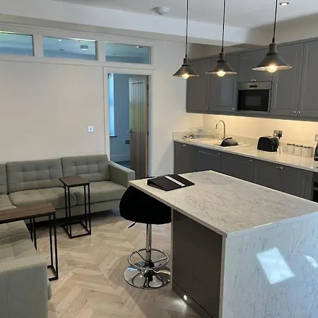 Jester Court - 2 Bed In The Centre Of Village - Free Off-site Health Club Access With Pool, Sauna, Steam & Gym 아파트 윈더미어